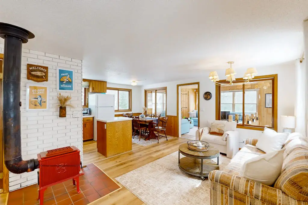 Hook and Haven & Woodland Pines Cabins