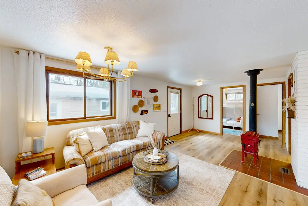 Hook and Haven & Woodland Pines Cabins