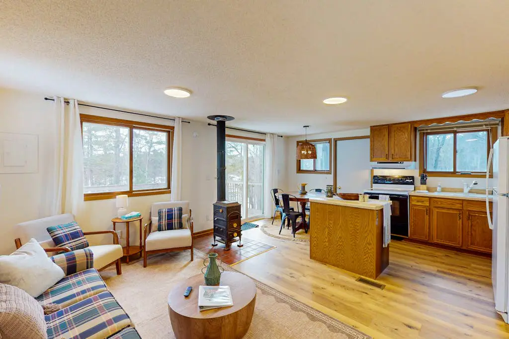 Hook and Haven & Woodland Pines Cabins