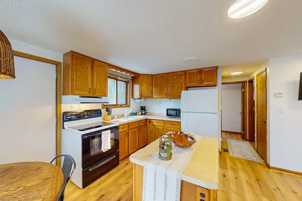 Hook and Haven & Woodland Pines Cabins