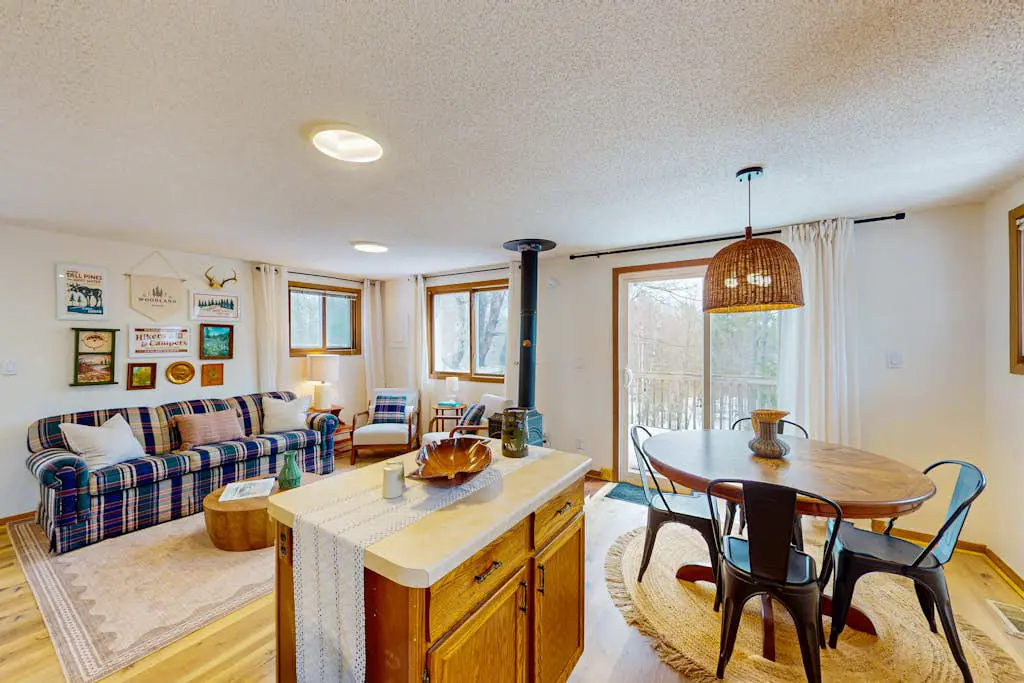 Hook and Haven & Woodland Pines Cabins