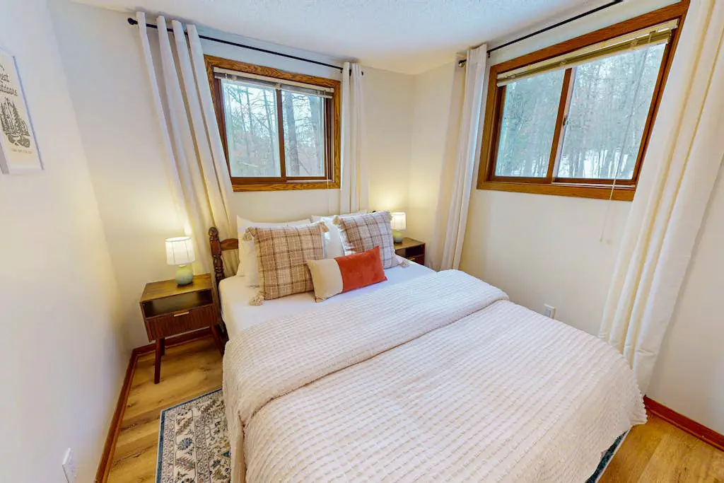 Hook and Haven & Woodland Pines Cabins