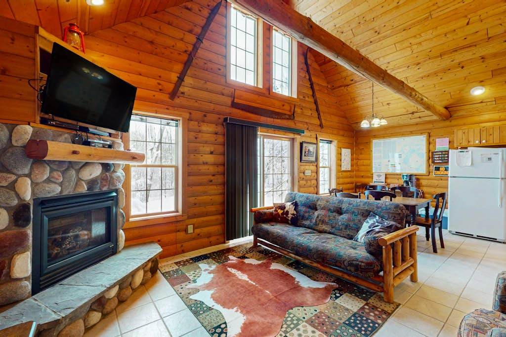 Balsam Ridge Cabin 2- Wolf
