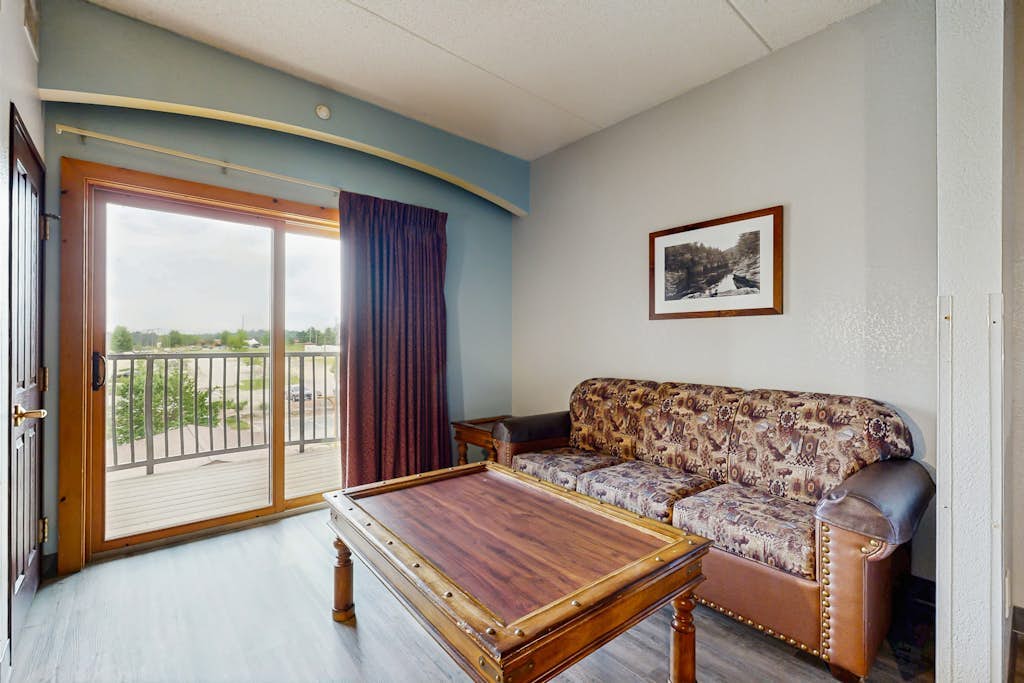 Chula Vista condo with scenic balcony, mini-fridge, on-site golf, & central AC