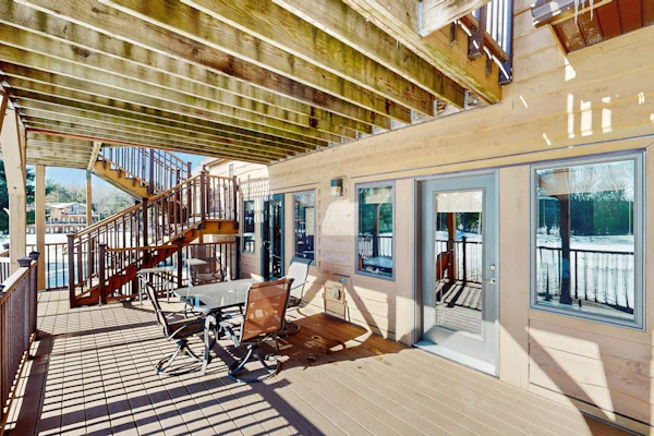 Golf Course View Condo, w/ Jetted Tub, Fireplace, Shared Pool & Hot tub