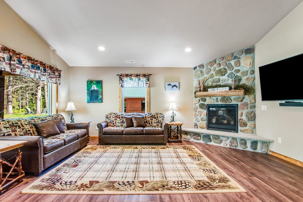 Exquisite dog-friendly cabins with hot tub, fireplace, patio, grill, central AC, & W/D
