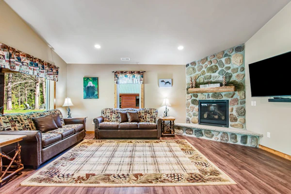 Exquisite dog-friendly cabins with hot tub, fireplace, patio, grill, central AC, & W/D
