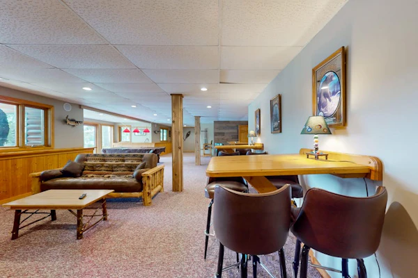 Picturesque Log Home with dock, fire pit, pool table, & WIFI