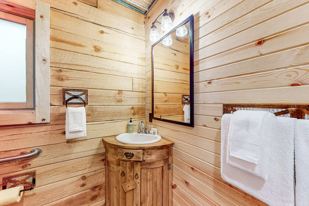 Black Bear Cabin