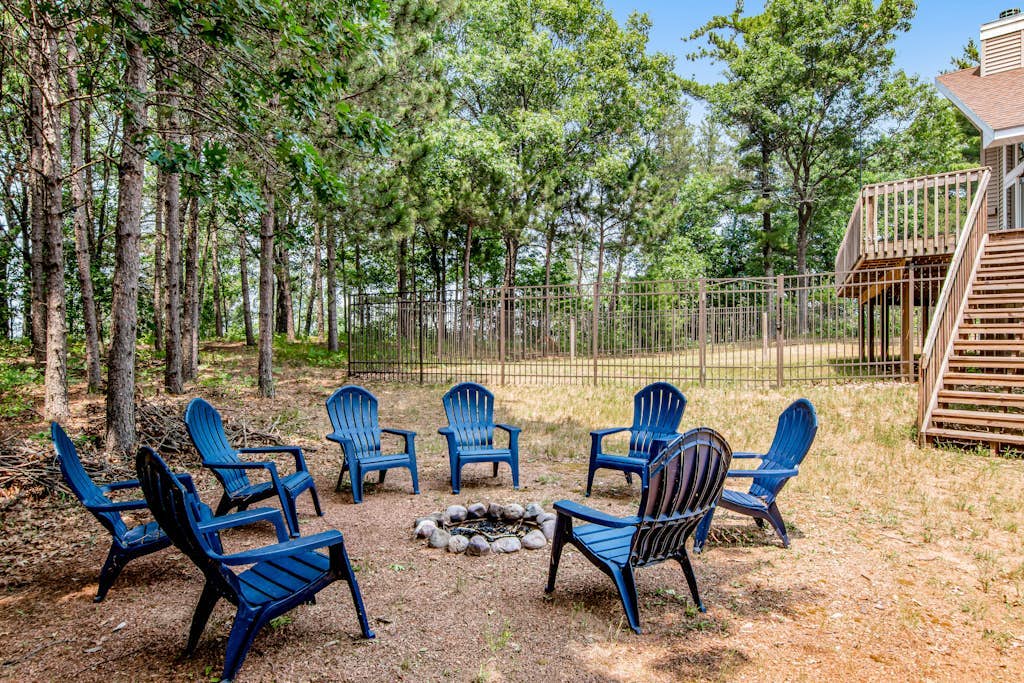 Secluded lake retreat with game room; near beach, boat rental, dining, and golf