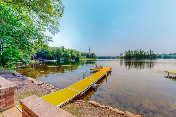 Lake House on Little Crawling Stone Lake w/ patio, docks, grill, firepit, & WIFI
