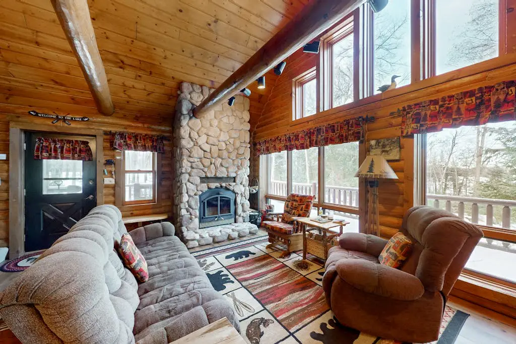 Annabelle Log Home
