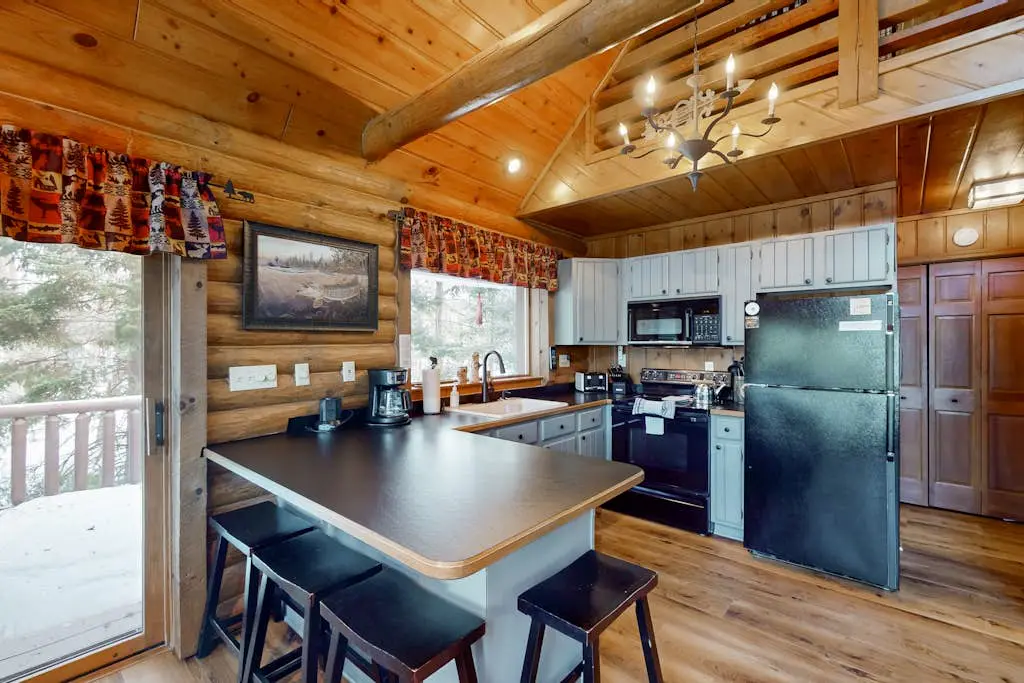 Annabelle Log Home