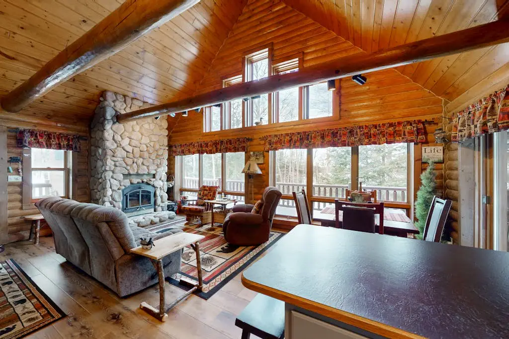 Annabelle Log Home