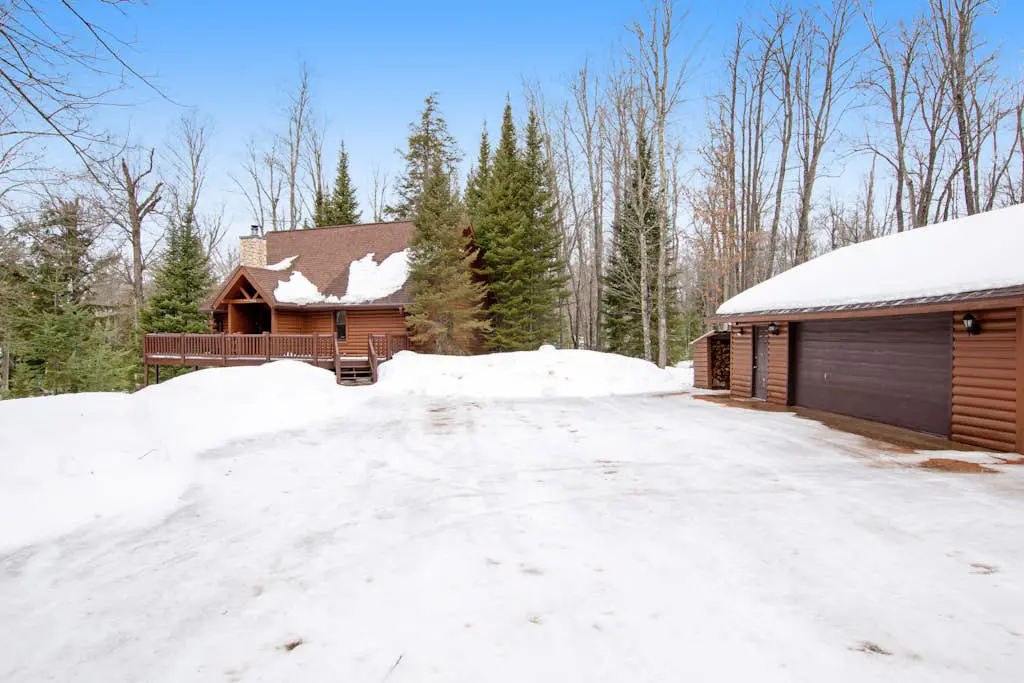 Annabelle Log Home