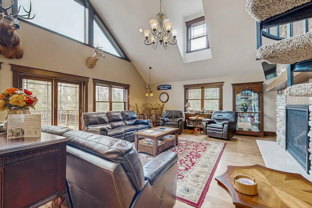Grand Tomahawk Lodge