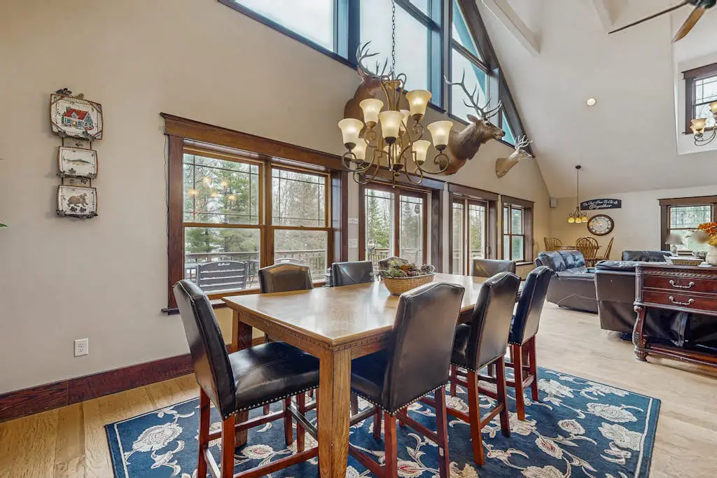 Grand Tomahawk Lodge