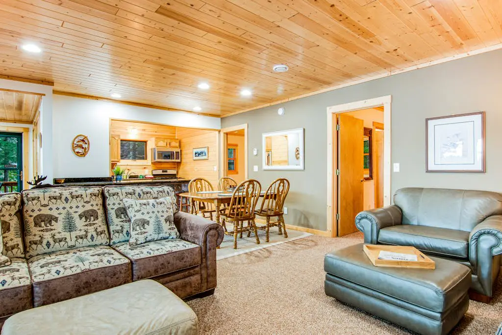 Cedar Cabin on Plum Lake