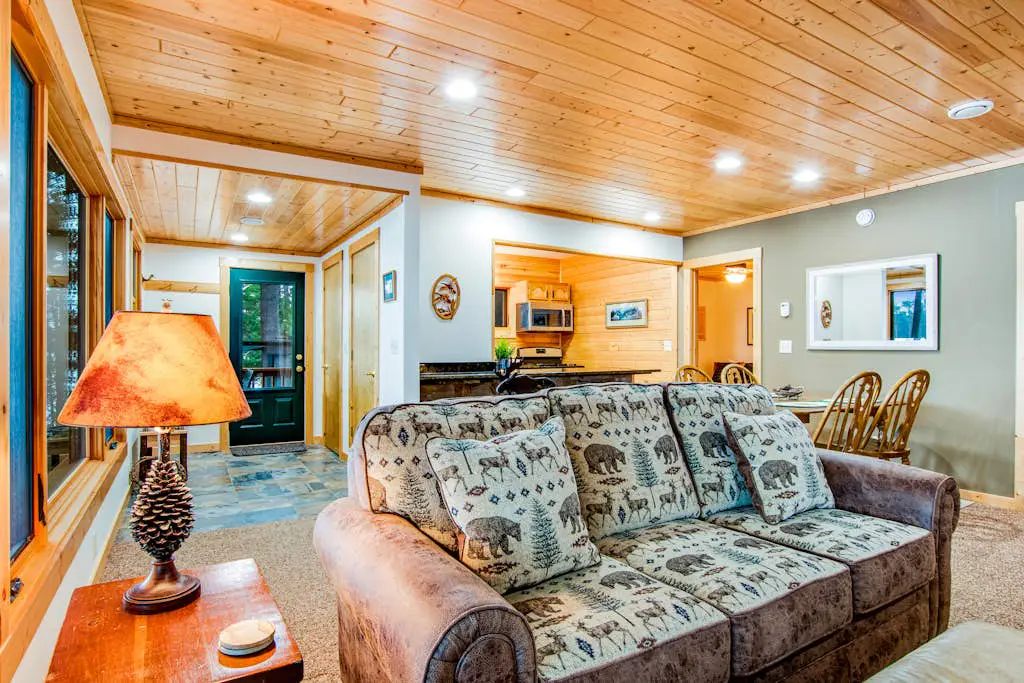 Cedar Cabin on Plum Lake