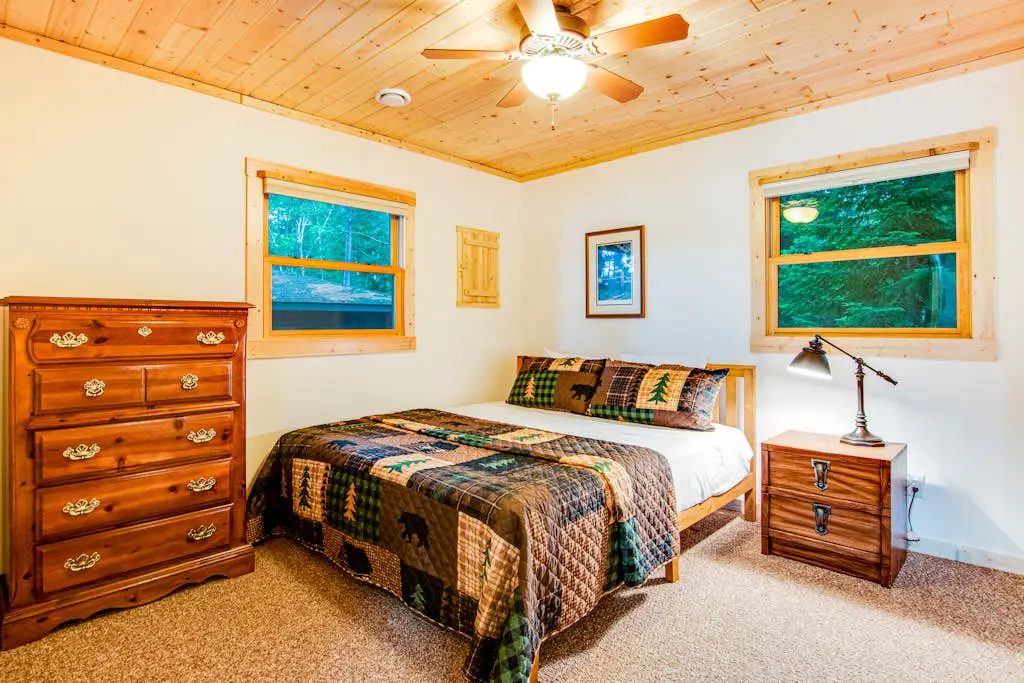 Cedar Cabin on Plum Lake