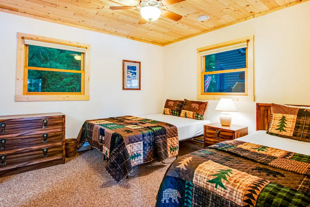 Cedar Cabin on Plum Lake