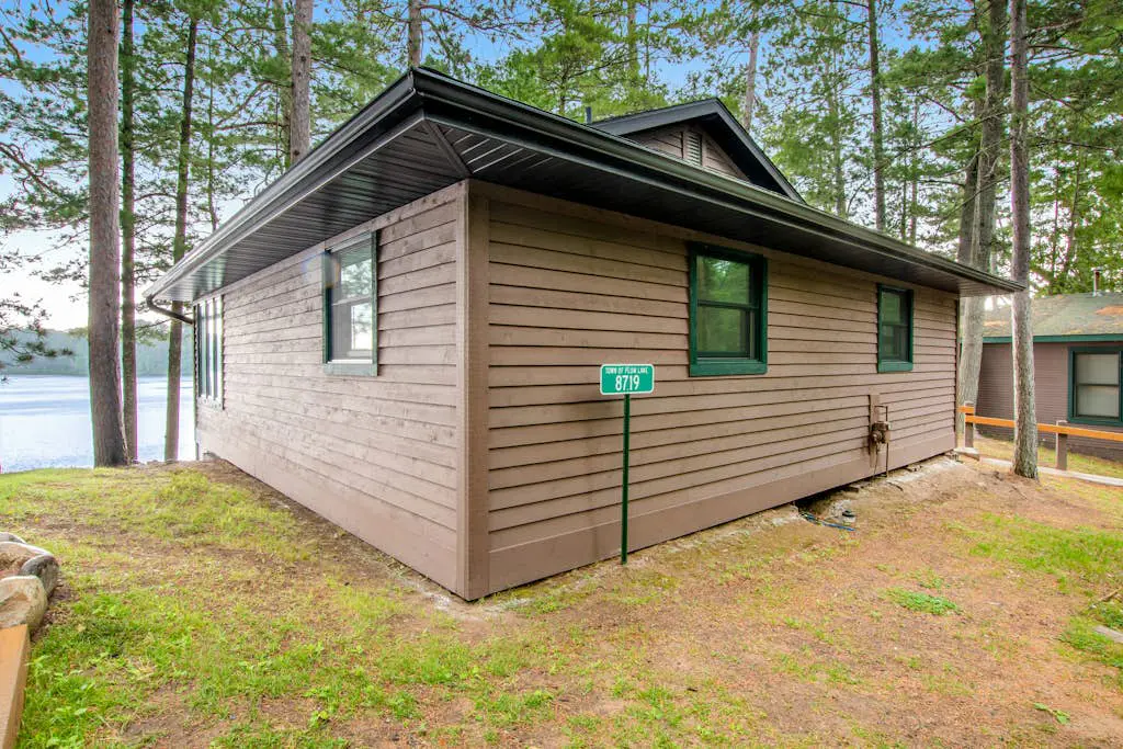 Cedar Cabin on Plum Lake