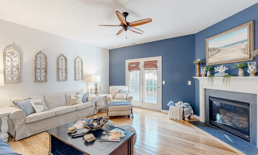Dog-friendly Breezewood home with firepit, washer/dryer, fireplace, WiFi, & AC