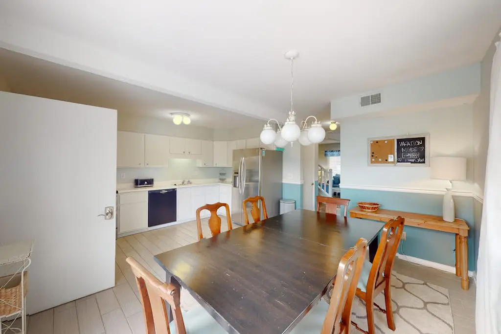 Dewey Villas - 24 Dickinson Ave, Unit #8B