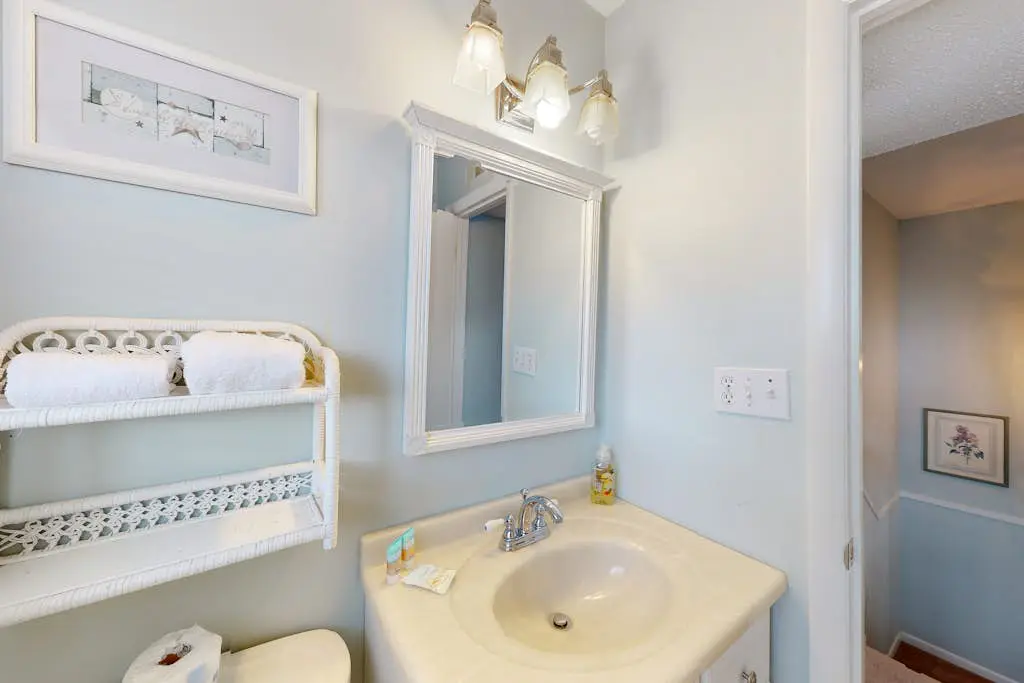 Dewey Villas - 24 Dickinson Ave, Unit #8B