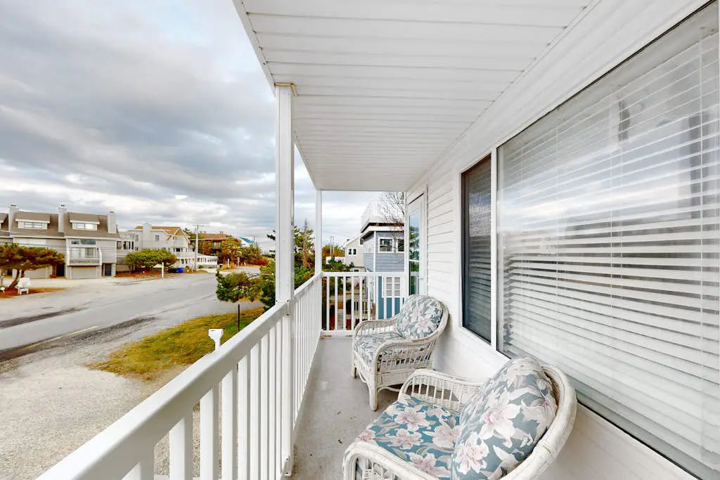 Dewey Villas - 24 Dickinson Ave, Unit #8B