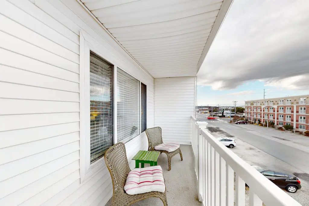 Dewey Villas - 24 Dickinson Ave, Unit #8B
