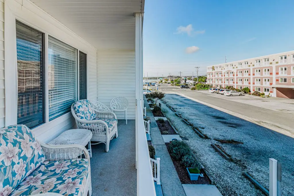 Dewey Villas - 24 Dickinson Ave, Unit #8B