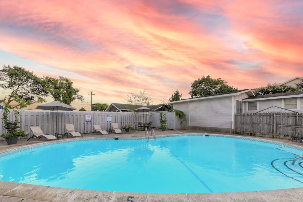 Rehoboth Beach House with washer/dryer & on-site pool & foosball - near golf