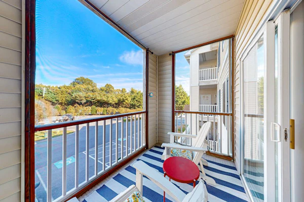 Captiva Sands at Eagles Landing condo w/community pools, tennis/pickleball court