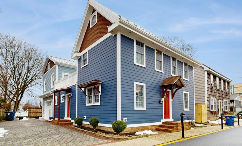 Town of Lewes house w/ elevated deck, close to beach & restaurants