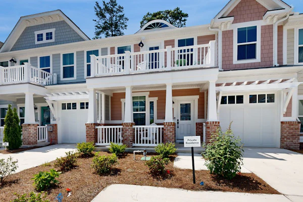 The Peninsula townhome w/ indoor/outdoor pools, on-site golf & tennis/pickleball