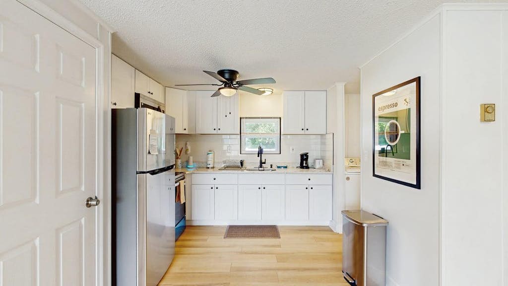 Town of Rehoboth Beach Dog friendly home with W/D & free WIFI