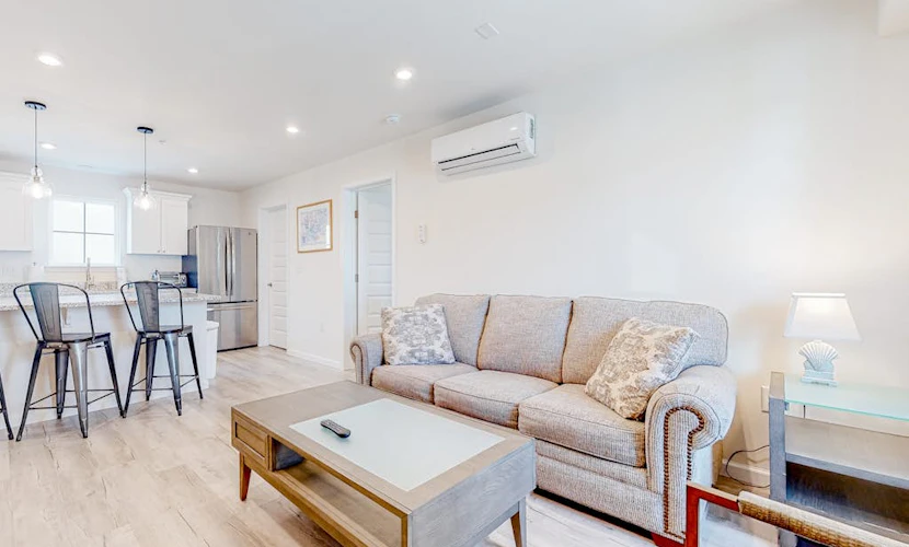 Rehoboth Beach House condo with dazzling interior, pool access - nearby golf