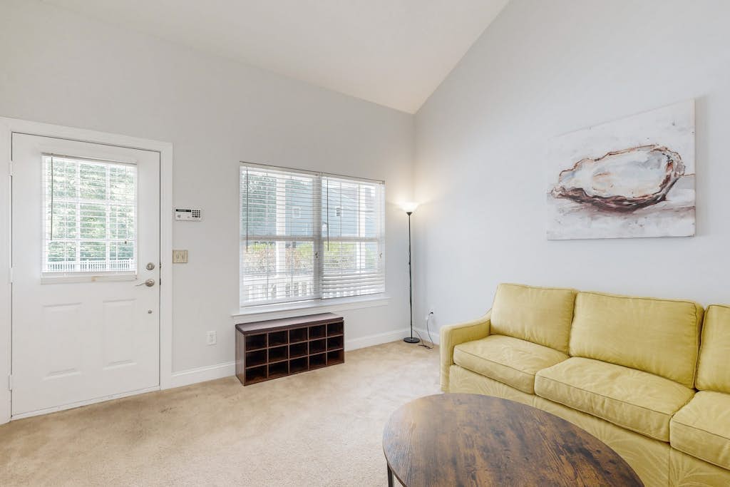 The Reserves of Nassau townhome w/shared pool, W/D & free WIFI