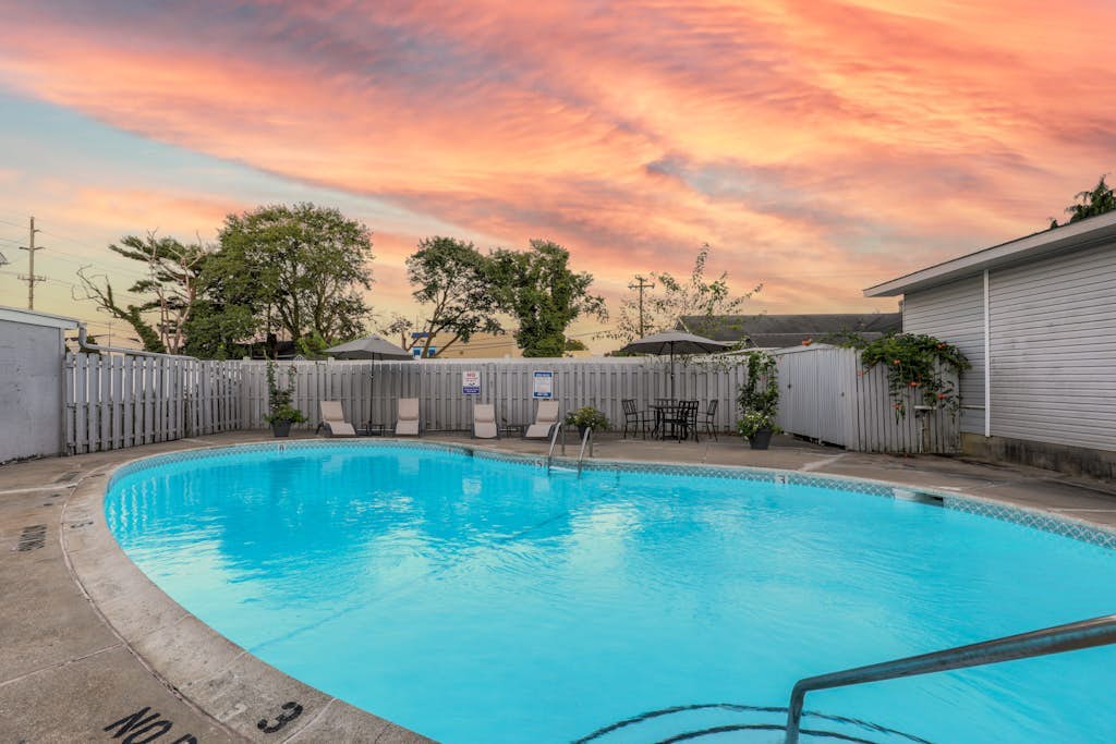 Rehoboth Beach House coastal condo w/ pool, clubhouse, fast WiFi, & washer/dryer