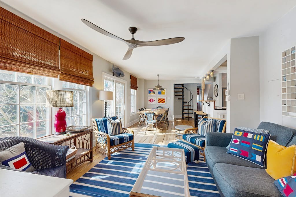 Town of Lewes house w/deck, balcony, close to beach & restaurants