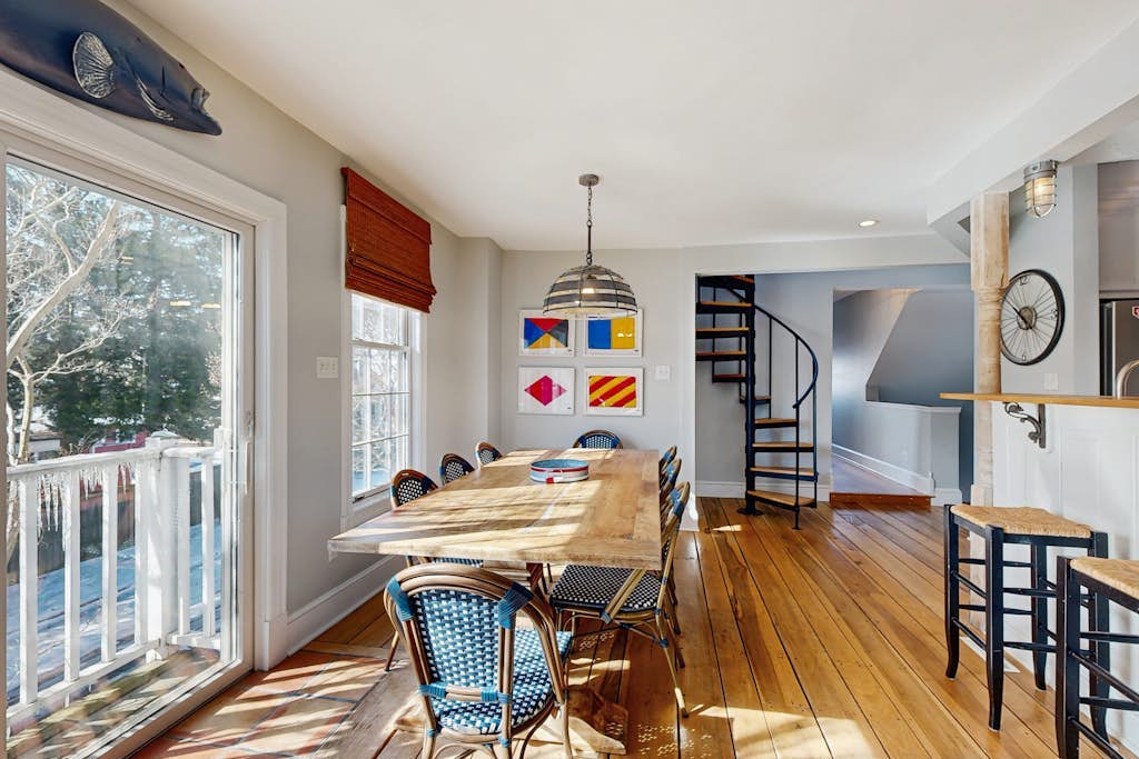 Town of Lewes house w/deck, balcony, close to beach & restaurants