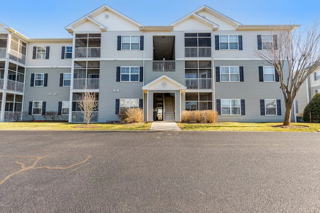 Villas at Bay Crossing - 34670 Villa Cir, Unit #2304