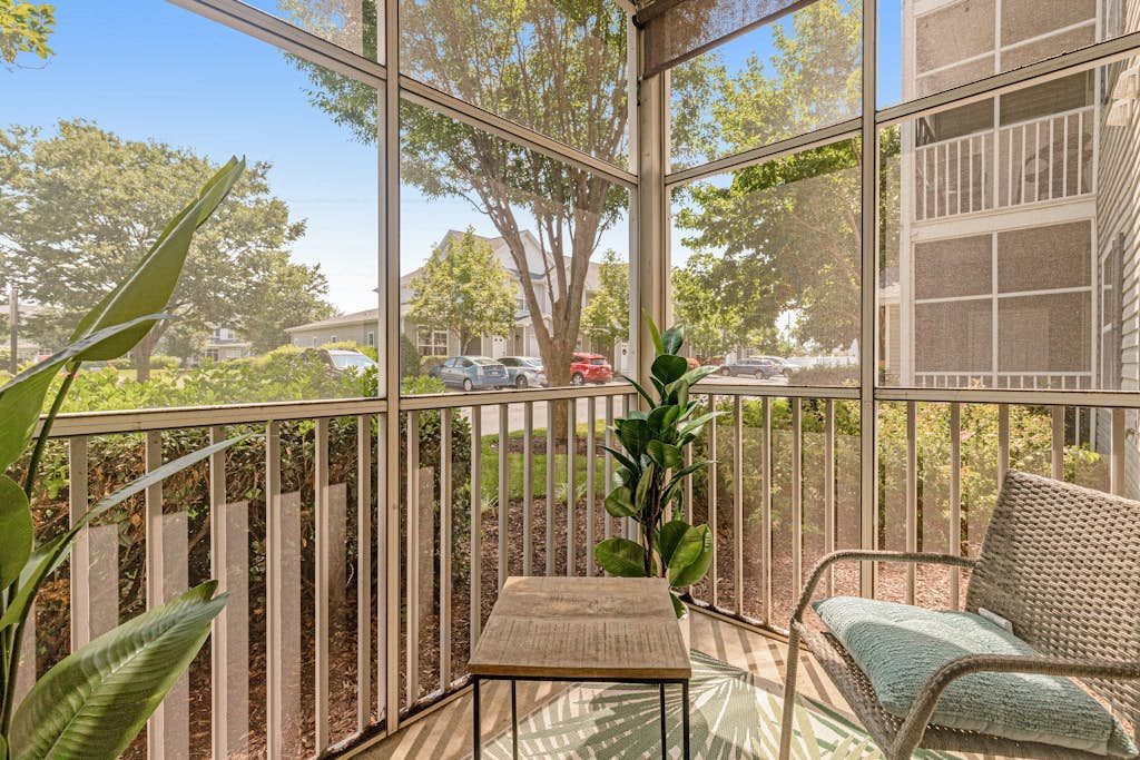 Villas at Bay Crossing - perfectly appointed with pool & patio - beaches nearby