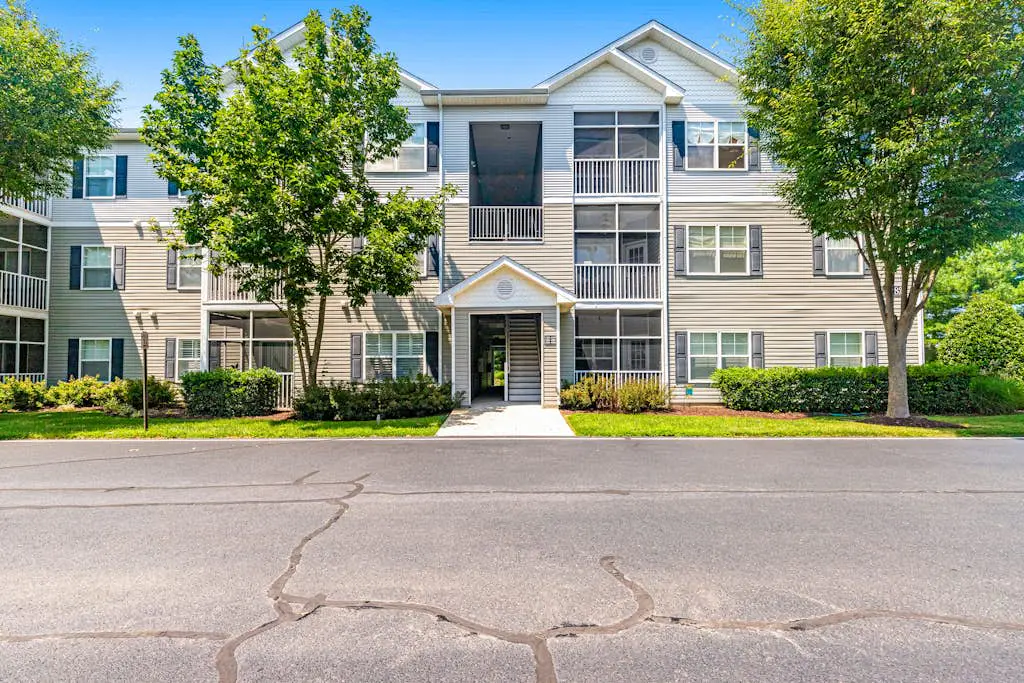 Villas at Bay Crossing - 34682 Villa Cir, Unit #4105