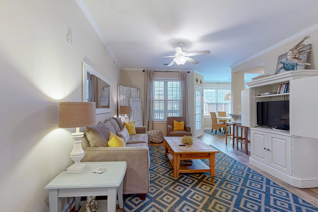 Creekwood - 1400 Pebble Dr, Unit #1410