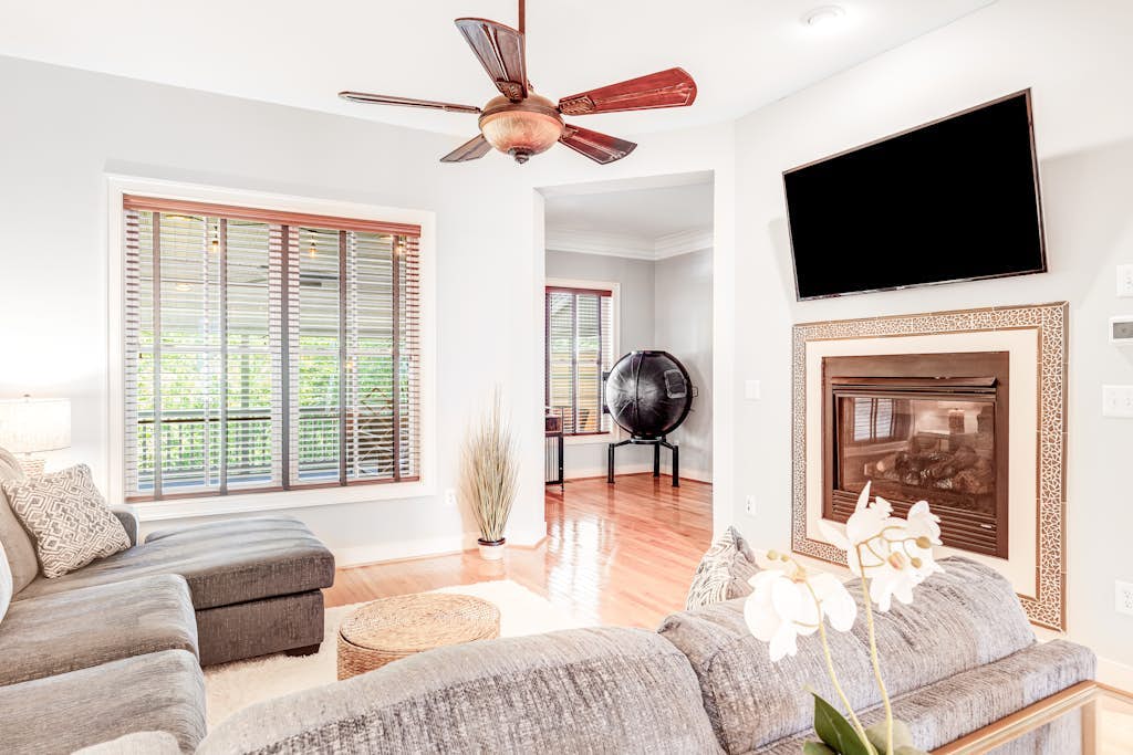Sawgrass at White Oak Creek dog-friendly townhouse with a pool, tennis, & AC