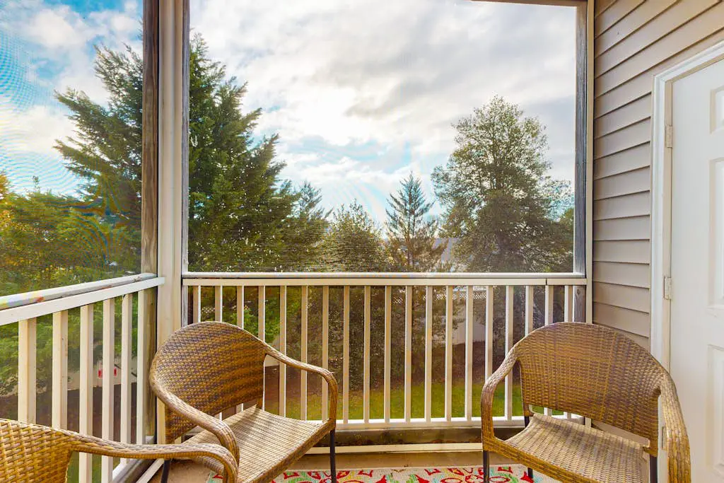 Creekwood - 200 Pebble Dr, Unit #213