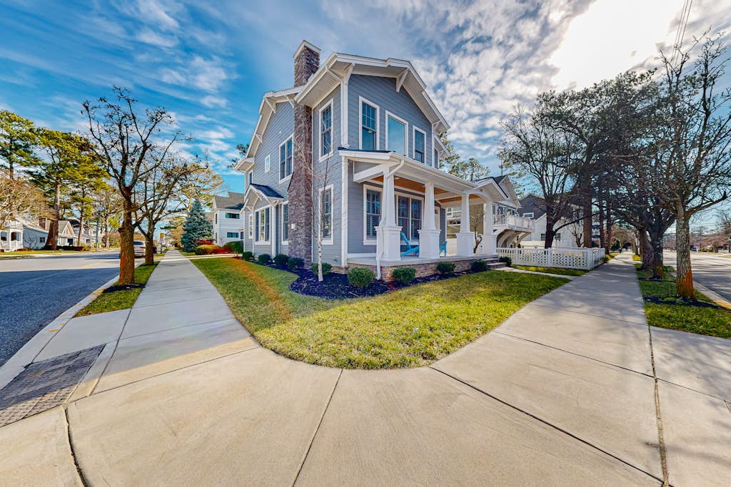 Coastal Elegance: Retreat Two Blocks from the Sand