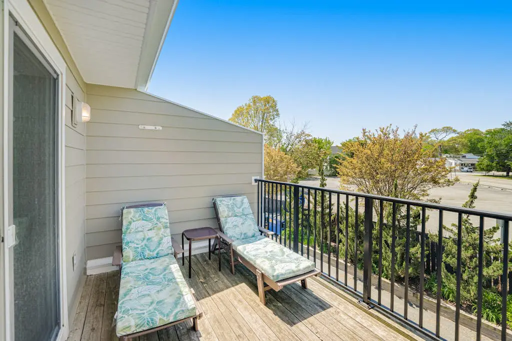 Scarborough Village - 245 Country Club Dr, Unit #608